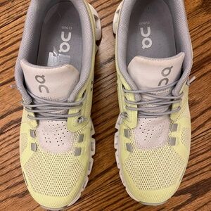 On Cloud Sneakers size 6.5 in  neon yellow-green